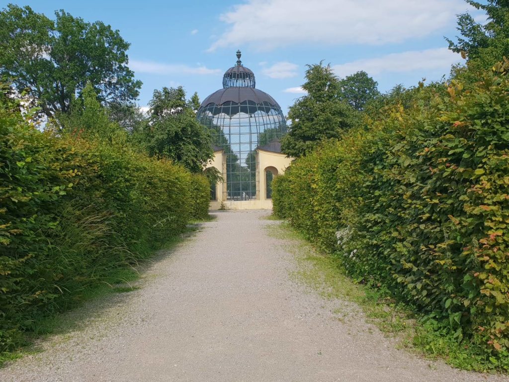 Vogelpavillion im Schloßpark Schönbrunn nahe beim Mauthaus-Schönbrunn-Ferienappartement